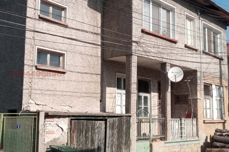 Floor of House in Lovech, Shirok Centyr