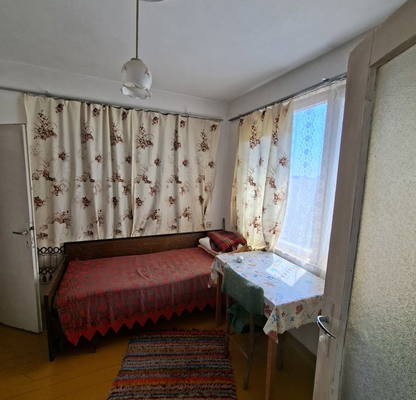 Снимка 4 — Етаж от къща в Шумен, Нови пазар