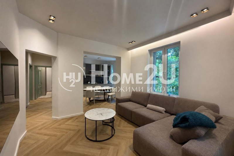 Floor of House in Plovdiv, Centyr