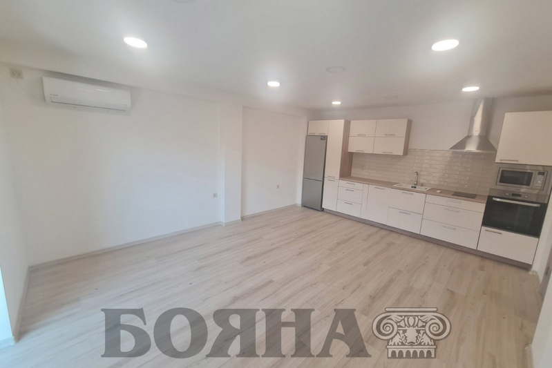 Етаж от къща в Русе, Широк център