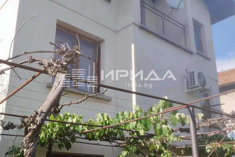 Етаж от къща в с. Мировяне