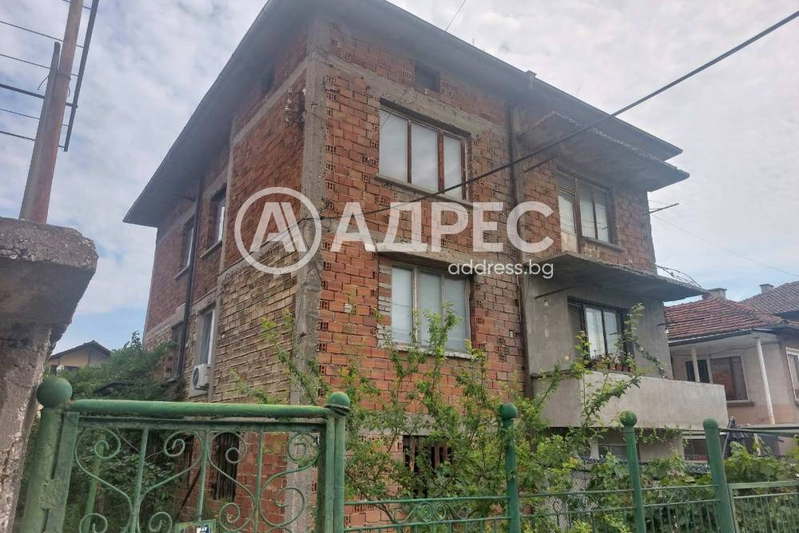 Floor of House in Oblast Plovdiv, Stamboliiski