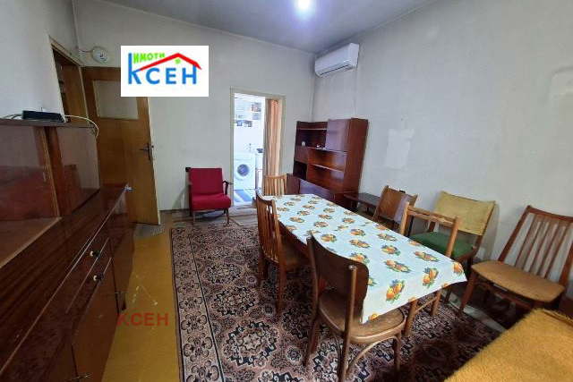 Floor of House in Tyrgovishte, Borovec