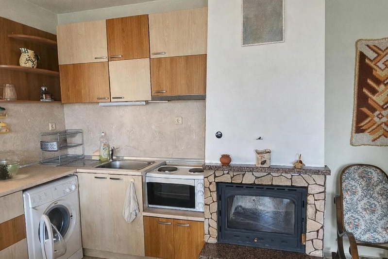 Floor of House in Varna, Briz