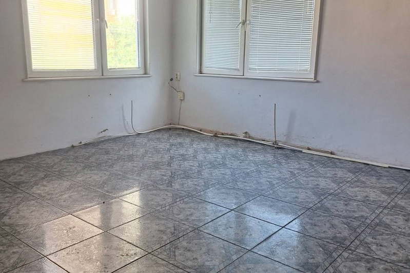 Floor of House in Vraca, Centyr