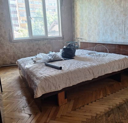 Снимка 2 — Етаж от къща във Враца, Център