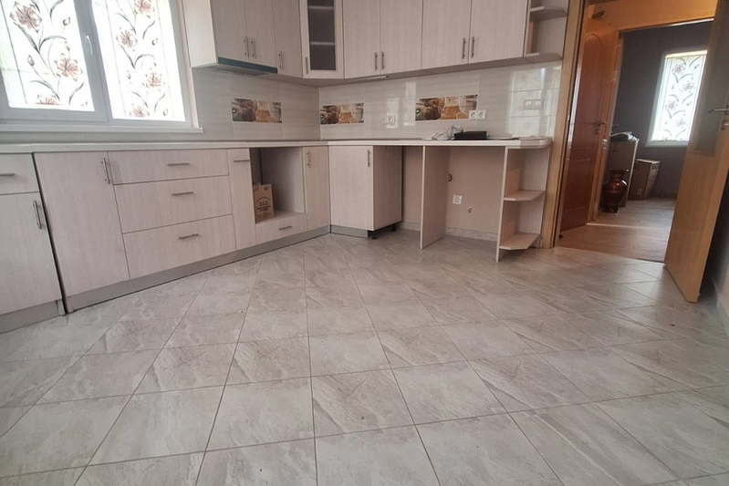 Floor of House in Vraca, Centyr