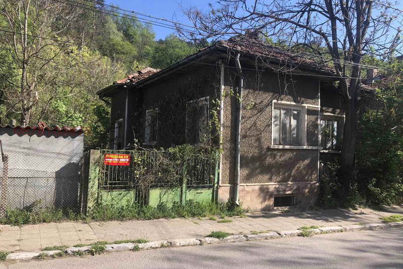 House in Oblast Montana, Berkovica