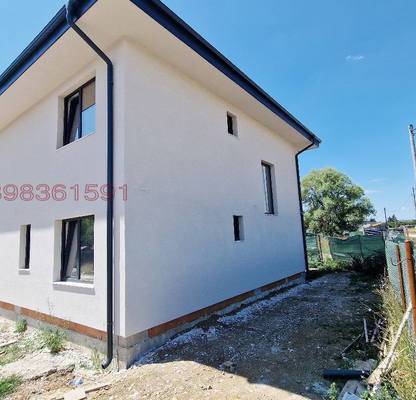 Photo 2 — House in област София, Bojurishte