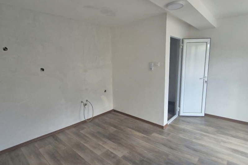 House in област София, Botevgrad