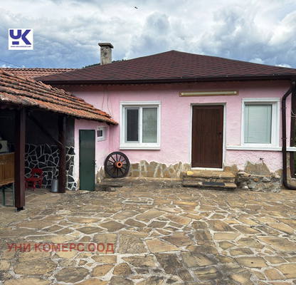 Снимка 2 — Къща в Перник, Брезник