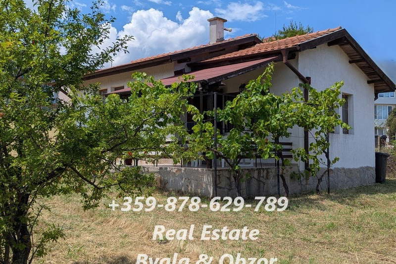 Къща във Варна, Бяла