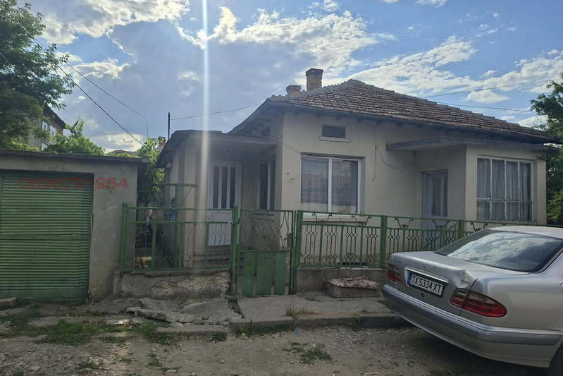 Къща в Добрич, Пинета