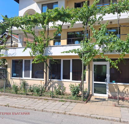 Photo 3 — Large house with 6 bedrooms and garage in Dupnitsa, Hristo Botev St