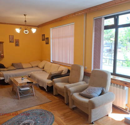 Photo 5 — Large house with 6 bedrooms and garage in Dupnitsa, Hristo Botev St