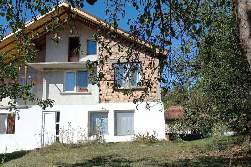 House in Gabrovo, Belenci
