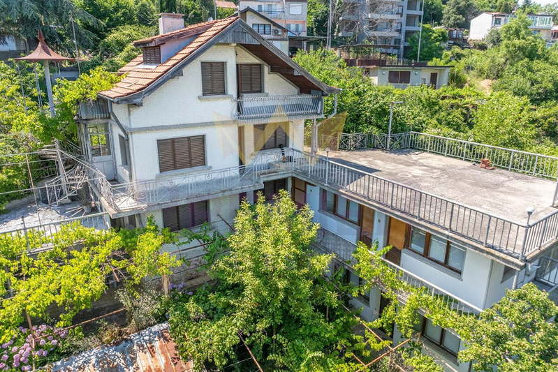 House in к.к. Чайка