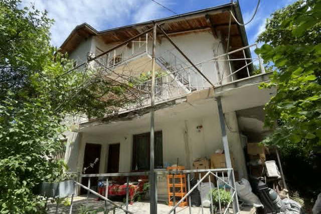 House in област София, Kostinbrod