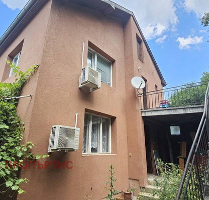 Photo 3 — House in област София, Momin Prohod