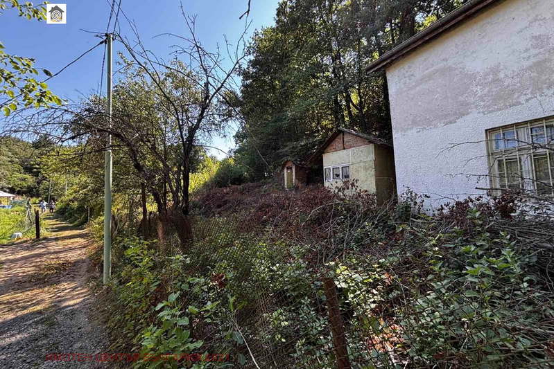 Къща в Нови Искър