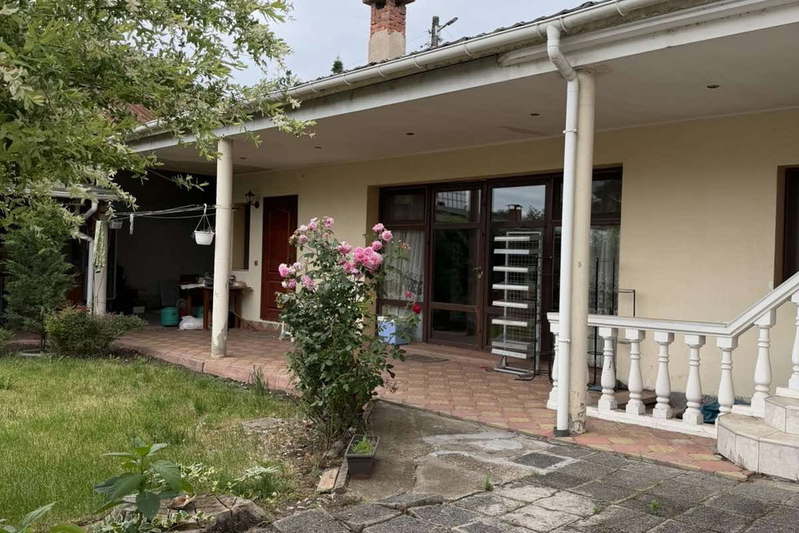 House in Oblast Veliko Tyrnovo, Pavlikeni