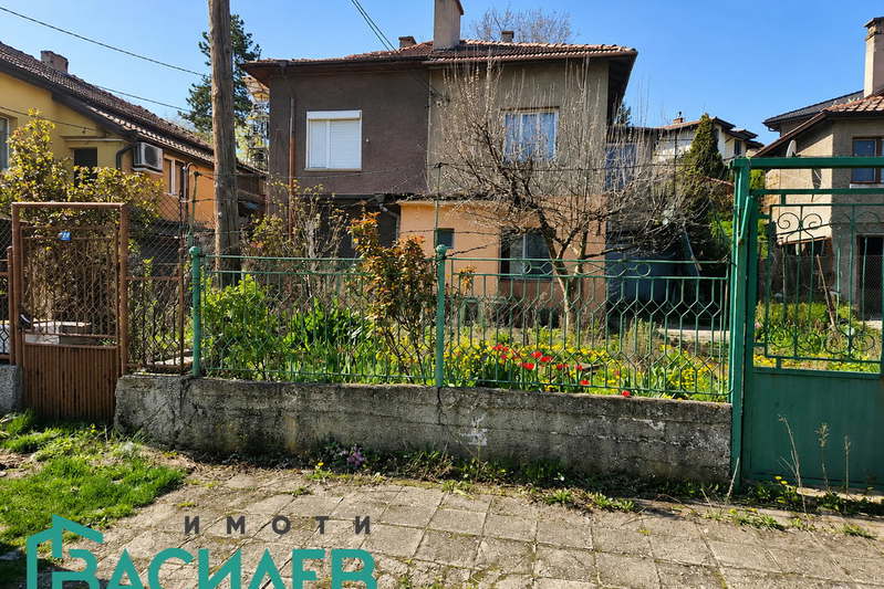 House in Pernik, Ralica
