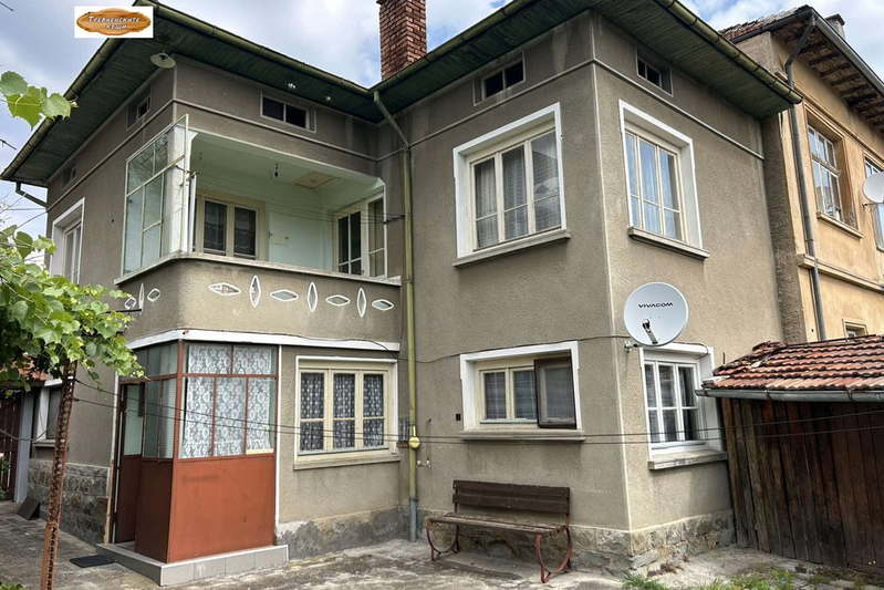 House in Oblast Gabrovo, Plachkovci