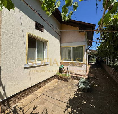 Photo 2 — House in област София, Pravec