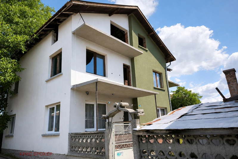 House in Oblast Kyustendil, Cherven Breg