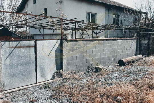 Къща в Бургас, с. Дебелт