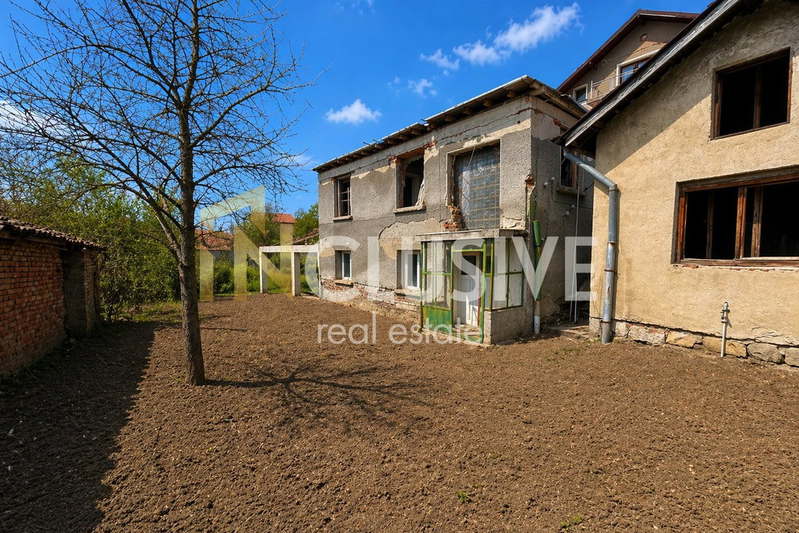 House in Oblast Pernik, Divotino