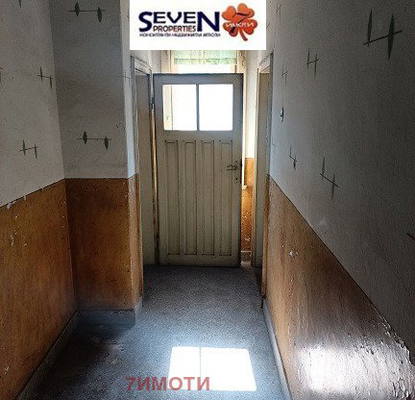 Снимка 2 — Къща с 6 стаи и тераса в с. Драгичево, област Перник