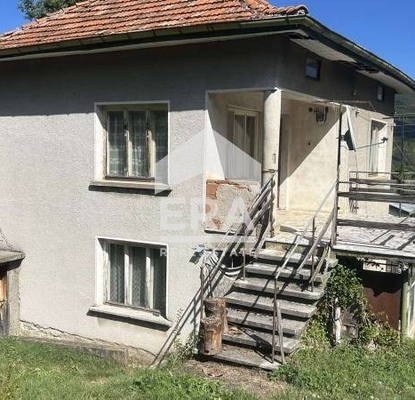 Photo 2 — House in област София, Drujevo