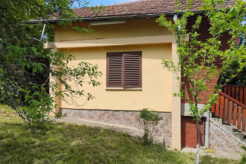 House in Oblast Lovech, Dylbok Dol