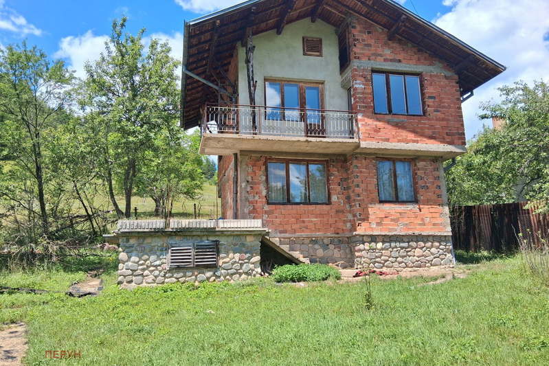 House in Oblast Pernik, Filipovci