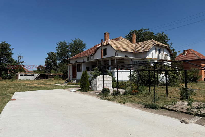 Къща във Враца, с. Гложене
