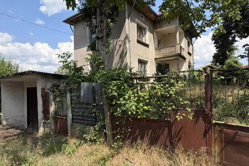 House in Oblast Lovech, Golyama Jelyazna