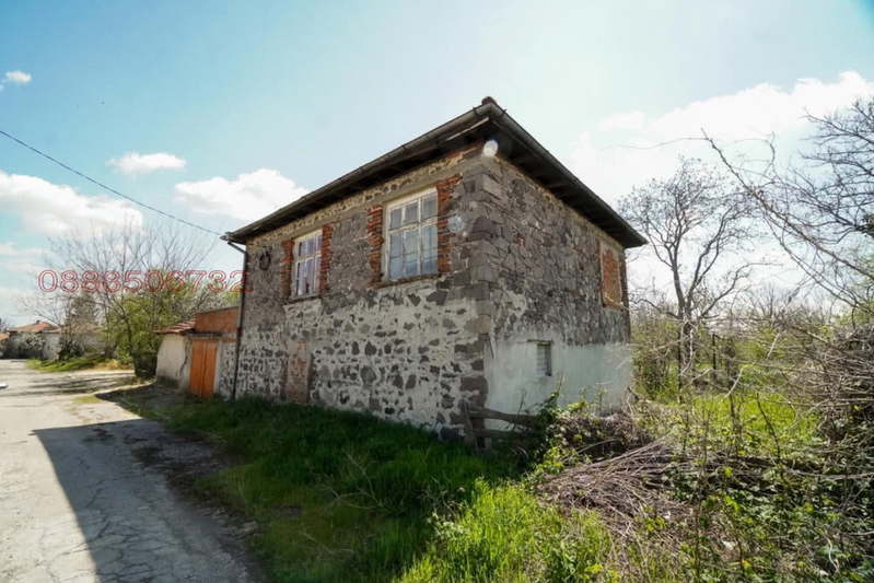 4-room house in Gorski Izvor village, Haskovo region with yard