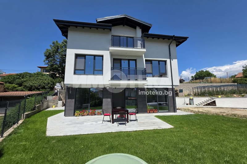 House in област София, Gurmazovo
