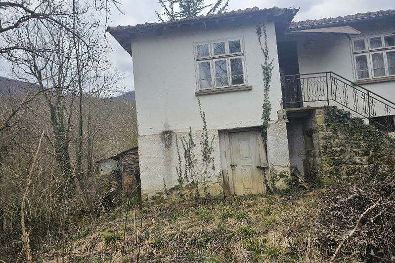 House in област София, Kalugerovo