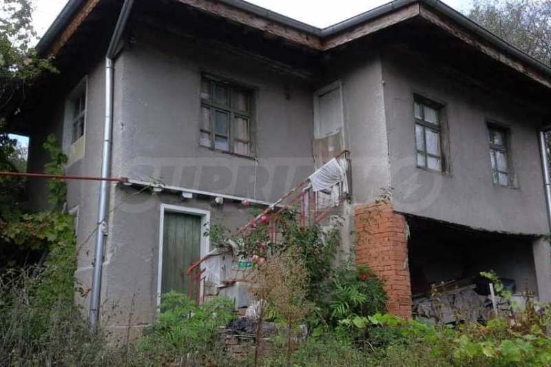 House in област София, Kamenica