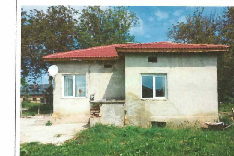 House in Oblast Dobrich, Karapelit