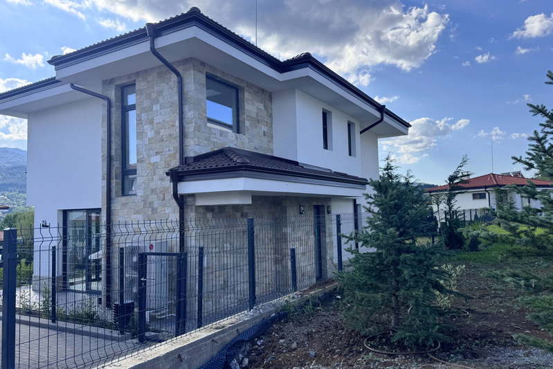 House in Pernik, Kladnica