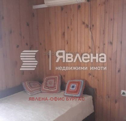 Снимка 4 — Къща с 4 спални в с. Кондолово, област Бургас с голям чардак