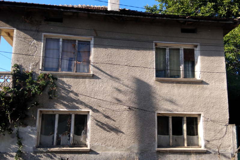House in Oblast Kyustendil, Krainici