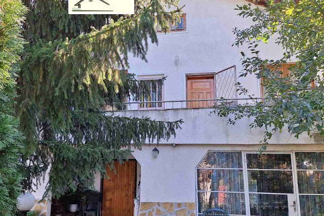 Двуетажна къща с 4 стаи в с. Крумово, област Варна