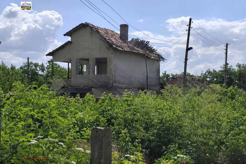 House in Oblast Dobrich, с. Ломница