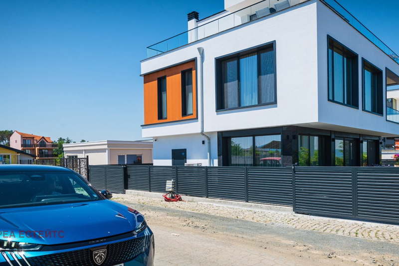 House in Oblast Burgas, Lozenec
