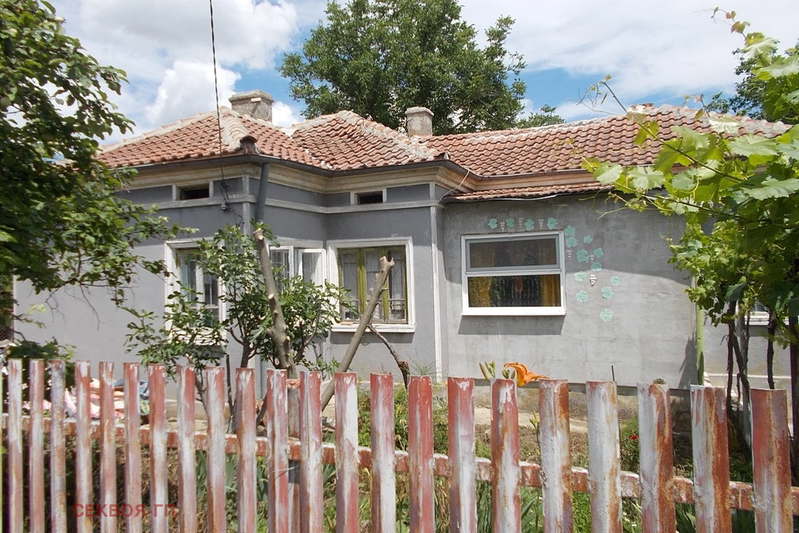 Къща в Добрич, с. Миладиновци