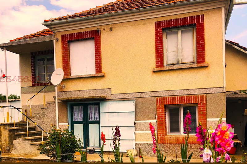 Two-storey house with large yard in Nedjalsko village, Yambol region